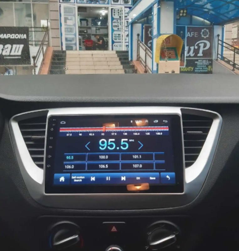 Штатный монитор от Hyundai Solaris